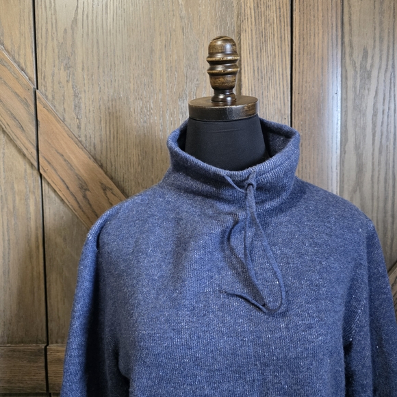Vince Cashmere Blend Turtleneck - Picture 2 of 4